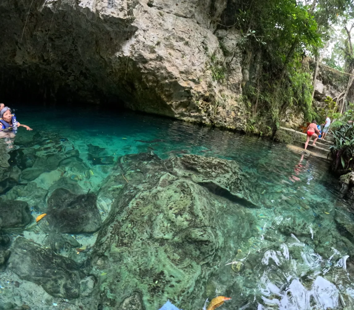 Laguna Azul, playa y almuerzo dominicano